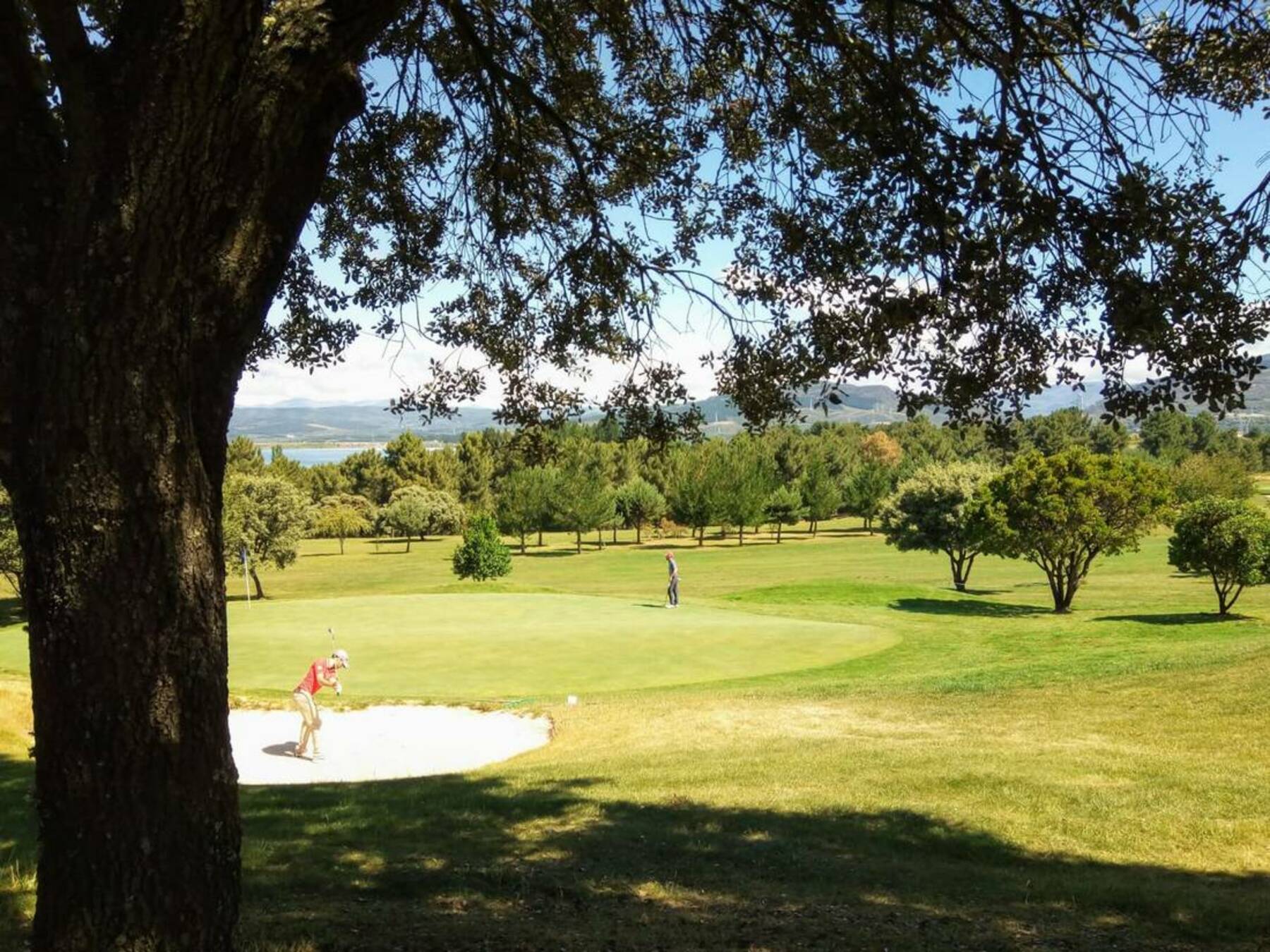     GOLF BIERZO - CASA CLUB
