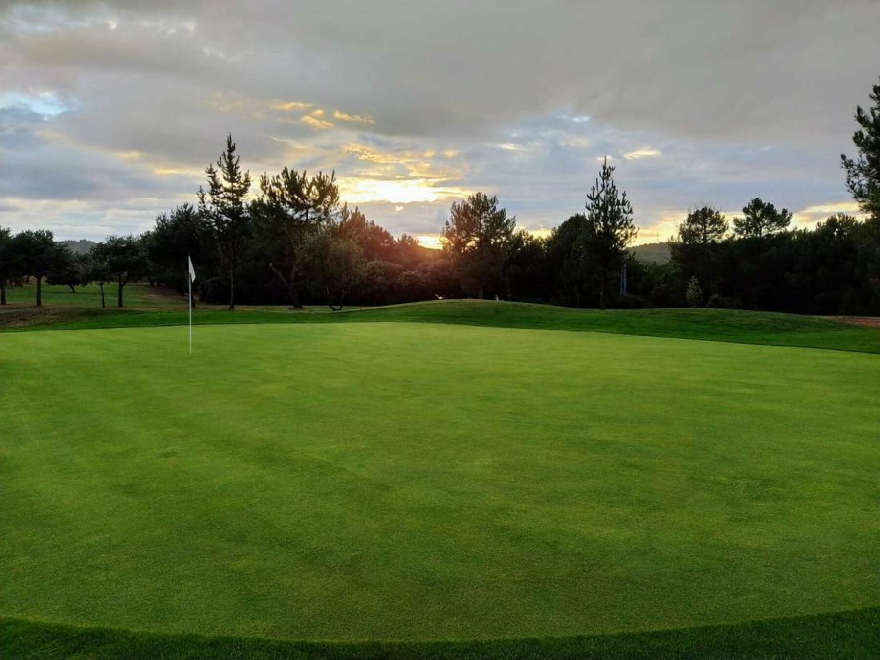    GOLF BIERZO - CASA CLUB