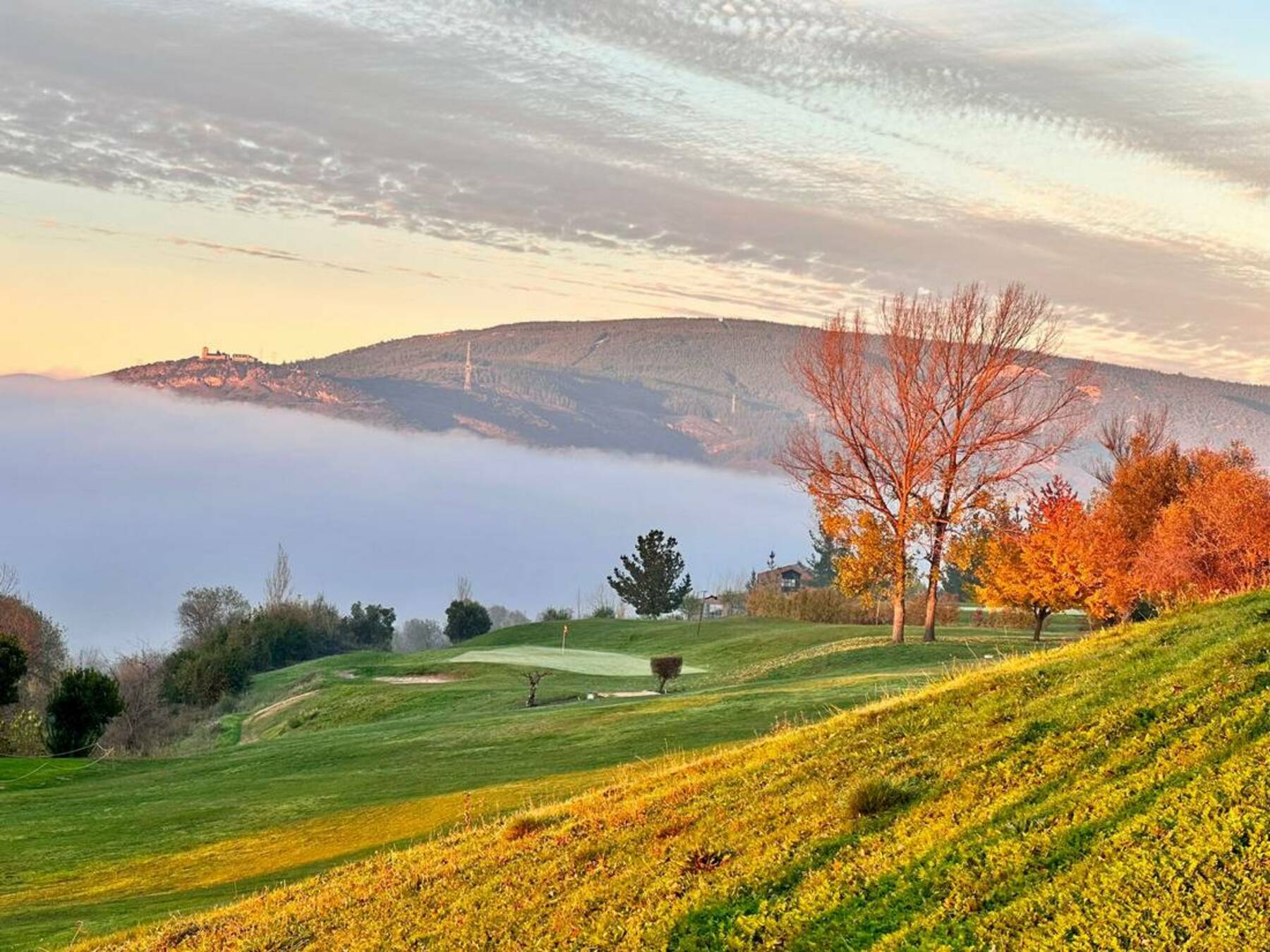     GOLF BIERZO - CASA CLUB