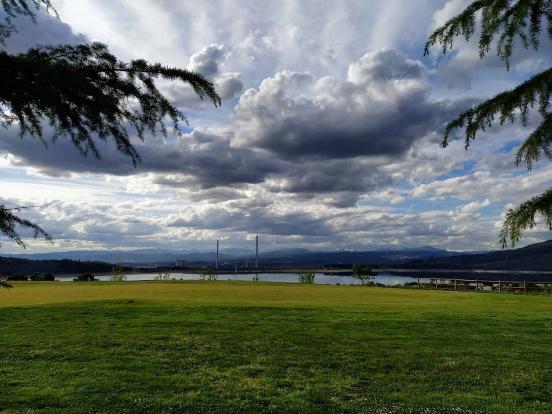     GOLF BIERZO - CASA CLUB
