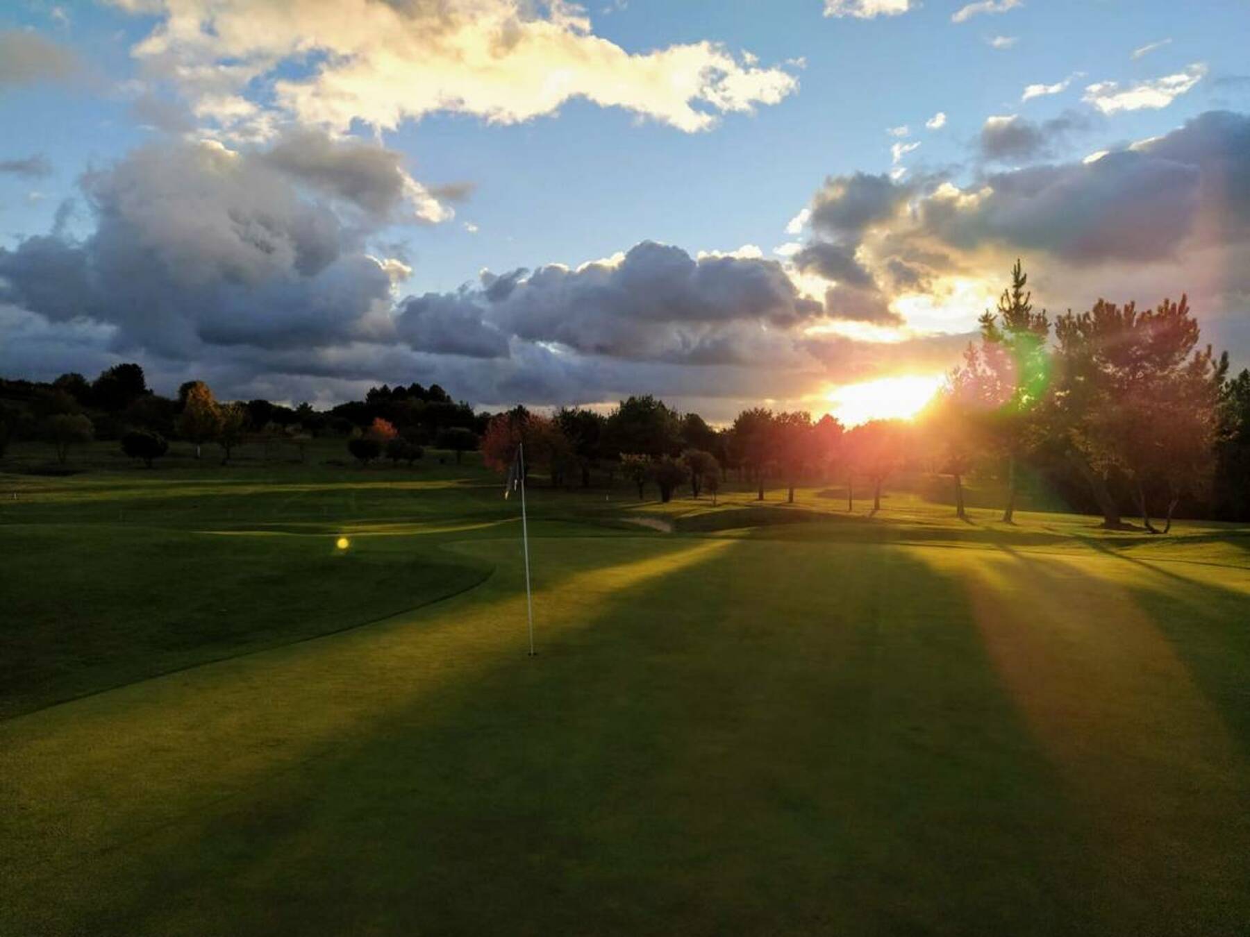     GOLF BIERZO - CASA CLUB